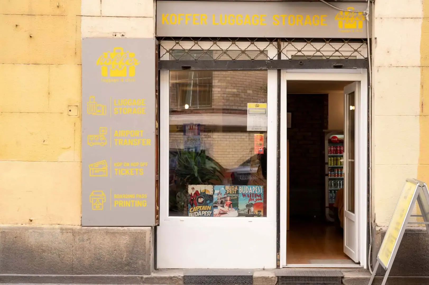 Koffer Luggage Storage entrance