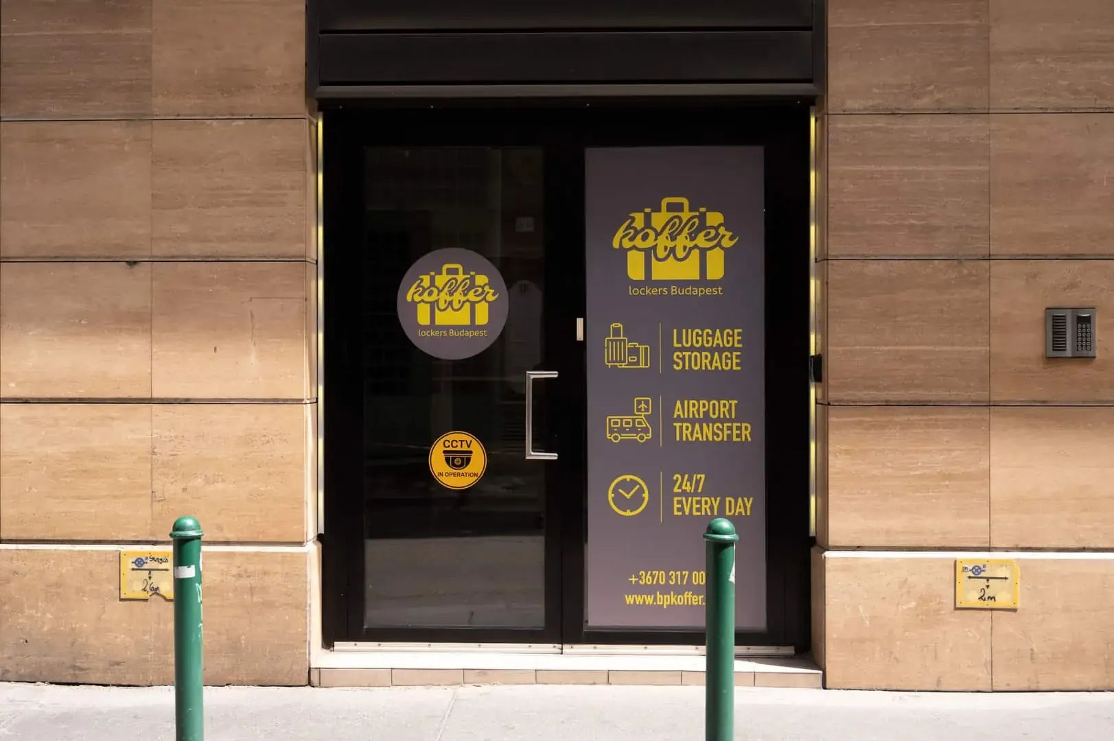 Koffer Lockers Budapest entrance